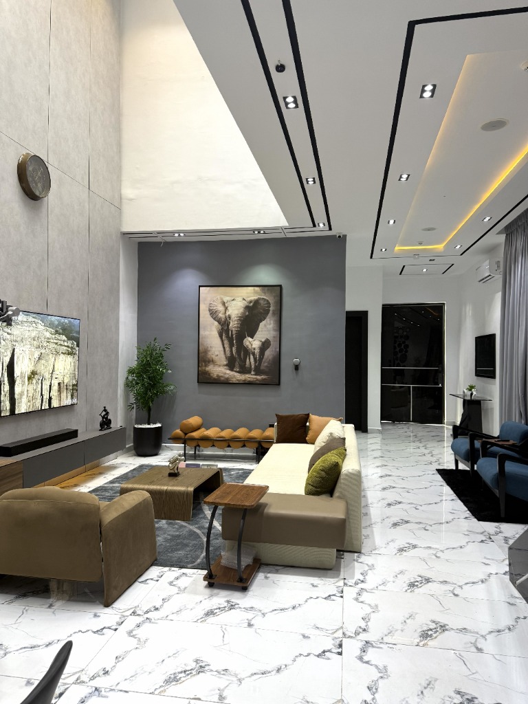 Marble Estate Living